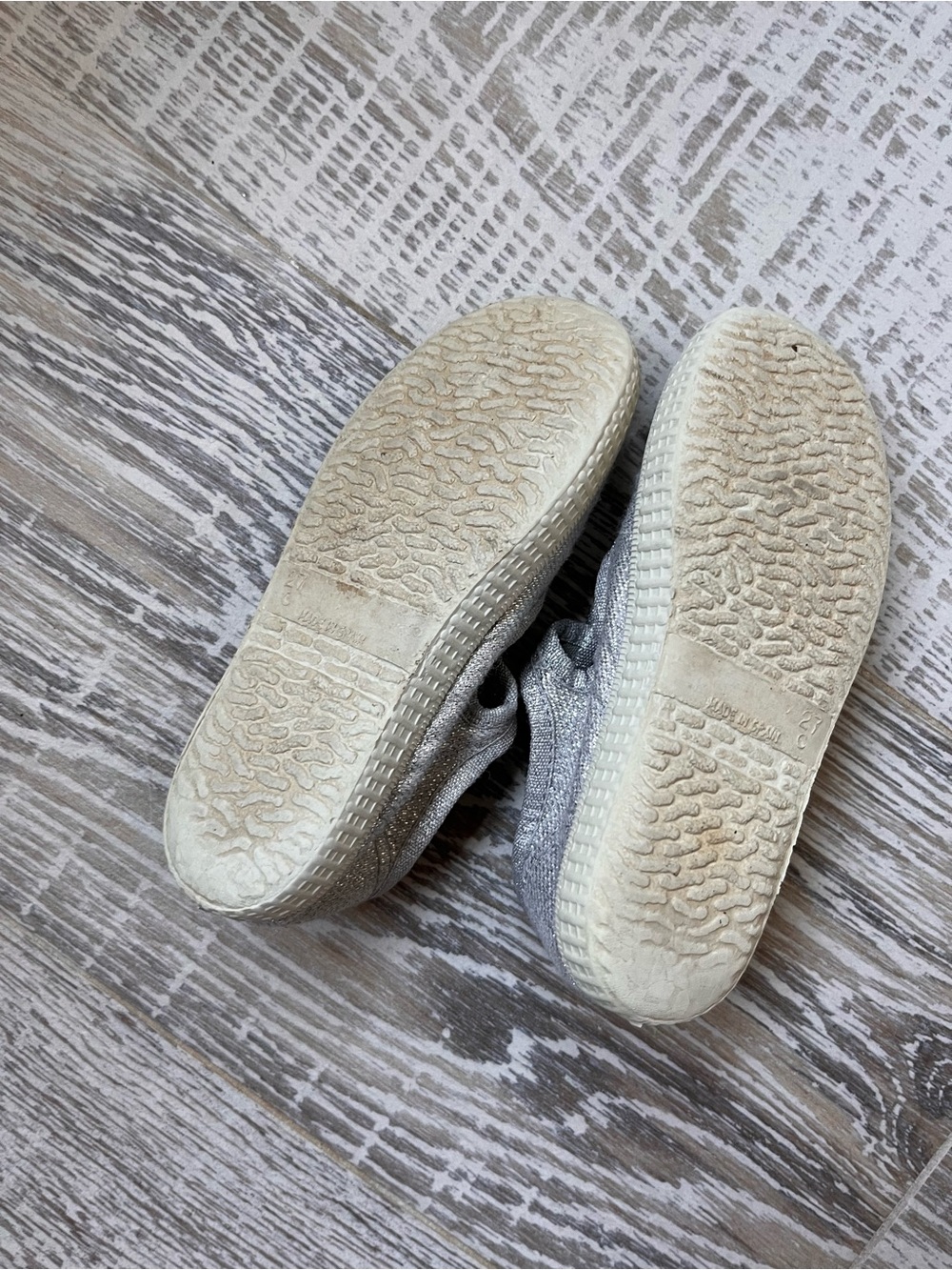 Cienta Silver Glitter Kids Shoes - Slip-On Mary Jane button snap Size 27 C - Picture 5 of 6